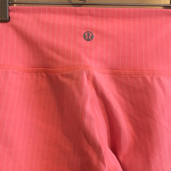 Lululemon wunder under cropped pants size 6! - Picture 2 of 3